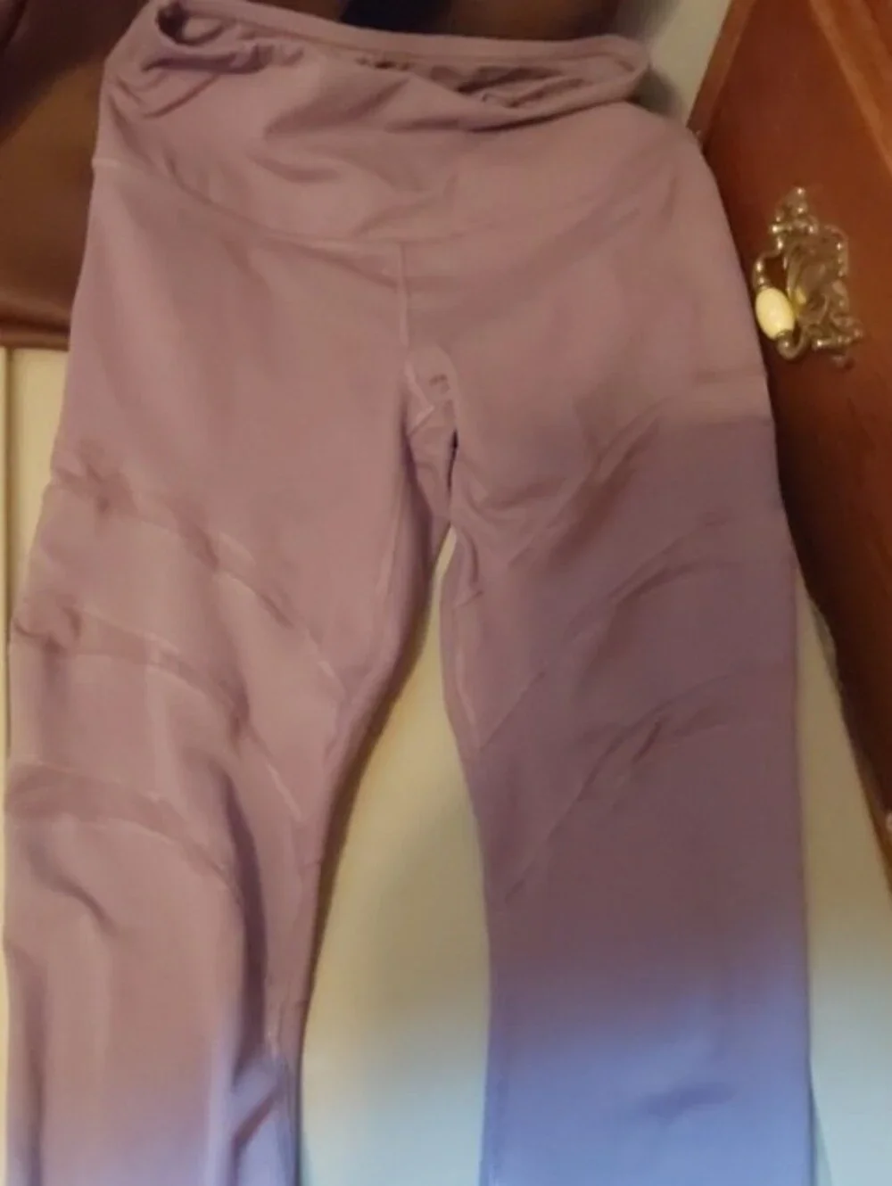Lilac High-Waist Yogalicious Leggings.